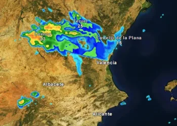 Supercélula de lluvia entre Teruel y Cuenca y Valencia y Castello que ya ha dejado 28 litros en Castielfabib