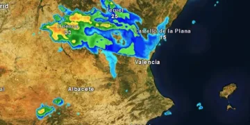 Supercélula de lluvia entre Teruel y Cuenca y Valencia y Castello que ya ha dejado 28 litros en Castielfabib