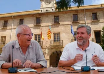 L’Associació Cultural Roc Chabàs de Dénia, denuncia el catalanisme del l’Ajuntament de Dénia