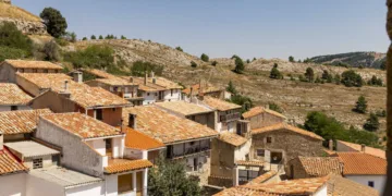 Castell de Cabres: El Pueblo más Pequeño de la Comunitat Valenciana