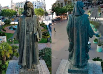 El Ajuntament de Valéncia sellará una fisura detectada en la espalda de la estatua de Francesc de Vinatea
