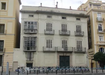 Parte frontal del Palacio de Montortal adqurido por el Ayuntamiento de Valencia hace año y medio