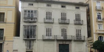 Parte frontal del Palacio de Montortal adqurido por el Ayuntamiento de Valencia hace año y medio