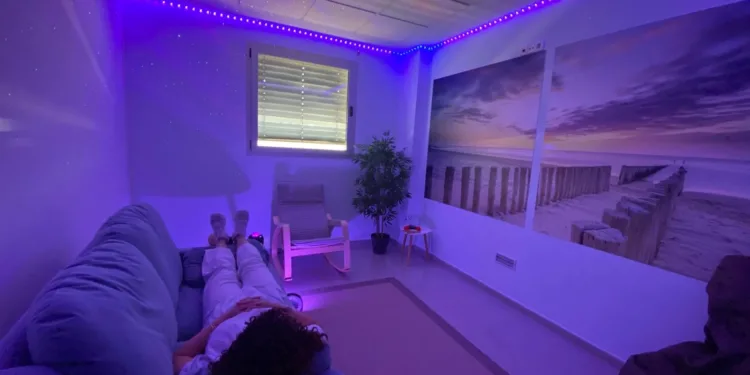 La Unidad de Hospitalización Psiquiátrica del Hospital General Universitario de Elche pone en marcha una sala de la calma 1 La Unidad de Hospitalización psiquiátrica del Hospital General Universitario de Elche pone en marcha la "Sala de la Calma"