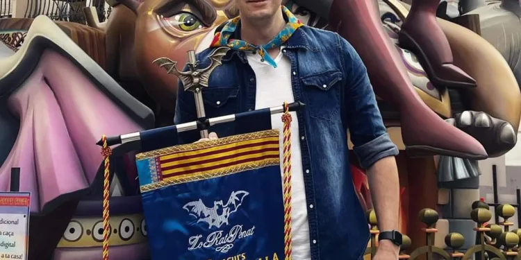 Donís Salvador serà el mantenedor de l’homenage a la Real Senyera de l’Agrupació de Falles de Camins al Grau 1 Donís Salvador serà el mantenedor de l’homenage a la Real Senyera de l’Agrupació de Falles de Camins al Grau