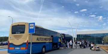 El autobús del aeropuerto de Castellón continuará la conexión con Valéncia hasta octubre