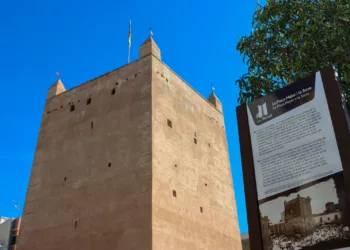 Torrent instala 10 tótems turísticos para mejorar la experiencia turística de la ciudad 1 Torrent instala 10 tótems turísticos para mejorar la experiencia turística de la ciudad