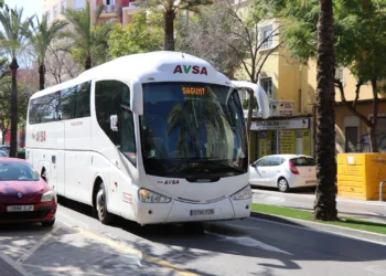 El Ayuntamiento de Sagunto denuncia “el abandono” de la línea de bus a Valéncia 3 El Ayuntamiento de Sagunto denuncia “el abandono” de la línea de bus a Valéncia