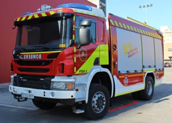 6 personas atendidas por inhalación de humo en un incendio de vivienda en la C/Padre Viñas en Valencia