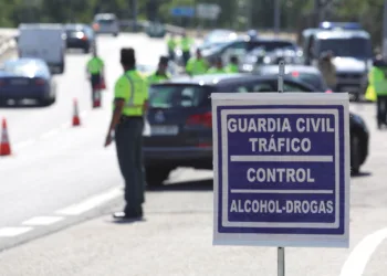 Al día 543 conductores dan positivo en alcohol y cada semana un 39% de los test realizados en drogas 3 Controles alcohol y drogas DGT