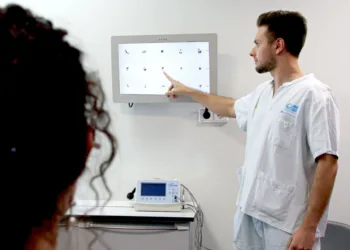 Oftalmólogos del Hospital Universitario de Torrejón advierten del aumento de miopía en niños debido a los dispositivos electrónicos 6 Oftalmólogos del Hospital Universitario de Torrejón advierten del aumento de miopía en niños debido a los dispositivos electrónicos