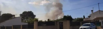Primeros desalojos de viviendas en el Incendio de Simat de la Valldigna