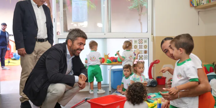 El curso escolar comienza con 72.000 plazas de educación gratuita de 0 a 3 años en la Comunitat Valenciana 1 El curso escolar comienza con 72.000 plazas de educación gratuita de 0 a 3 años en la Comunitat Valenciana