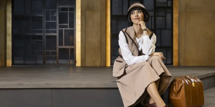 La soprano Lisette Oropesa prepara en Les Arts su primera 'Manon' en Europa 1 La soprano Lisette Oropesa prepara en Les Arts su primera 'Manon' en Europa