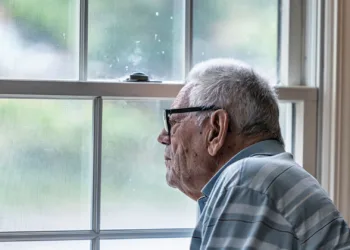 CEOMA pide concienciar a la sociedad sobre la soledad no deseada de las personas mayores