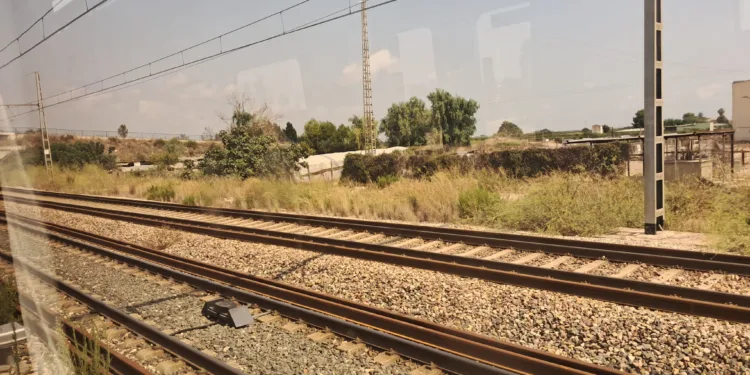 Día negro en las Cercanías de Valencia. Valencia también existe y también acumula problemas 1 Día negro en las Semana de Pasión para los usuarios de Renfe Cercanías Valencia