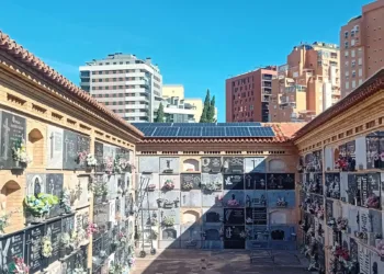 En los próximos días el Cementerio de Campanar empezará a generar energía con placas solares