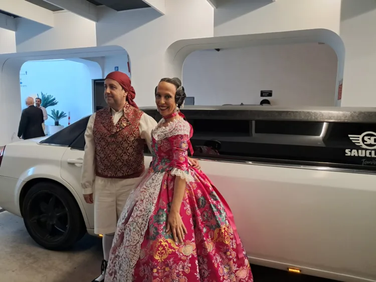 La Falla Faro Mar de Cullera estrenó su pasodoble compuesto por Ferrer Ferràn