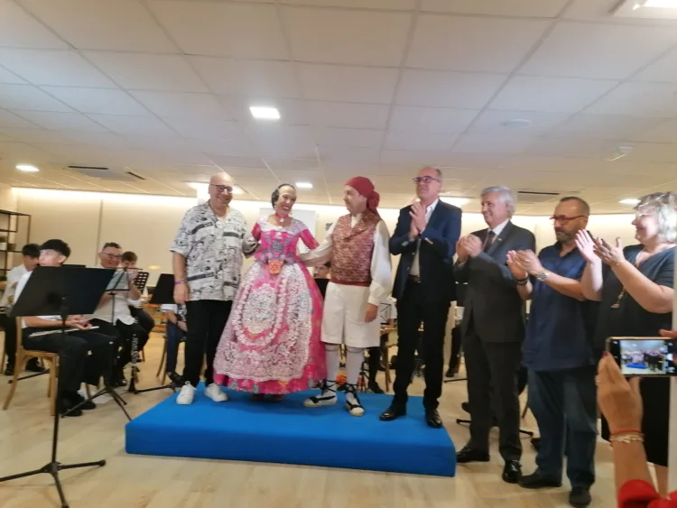 La Falla Faro Mar de Cullera estrenó su pasodoble compuesto por Ferrer Ferràn