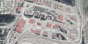 Una explosión en la pirotecnia Europlá deja un herido muy grave