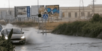 95 litros de lluvia llevan recogidos hoy en Benicàssim, cortes de metro, pequeñas inundaciones y árboles caídos