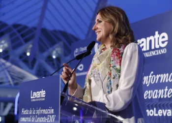 El PP de Valencia tira balones fuera sobre su catalanismo