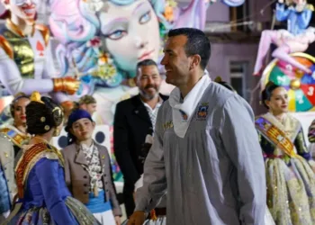 Diputación de Valencia y el Gremio de Artistas Falleros plantarán fallas en 30 municipios