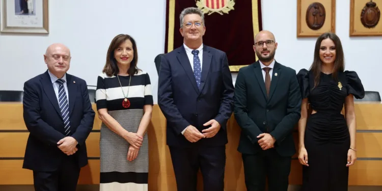 María Estela Arlandis, ha sido invitada a la Festa de la Mare de Déu de la Salut d’Algemesí 1 La Fallera Mayor de Valencia 2024 en las fiestas de la Virgen de la Salud de Algemesí
