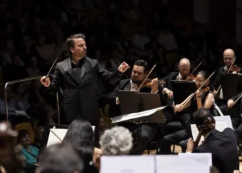 La Orquestra de la Comunitat Valenciana arranca su temporada 2024-2025 con actuaciones en Torrent, Llíria y Cullera bajo la batuta de James Gaffigan