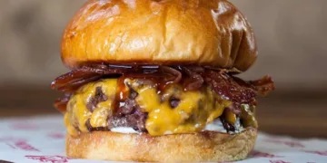La mejor hamburguesería del mundo elige Valencia: Hundred Burgers abrirá en el Roig Arena