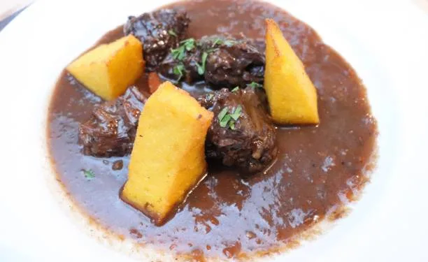 Algemesí celebra su primer concurso de rabo de toro: la gastronomía y la tradición se dan la mano 1 Algemesí celebra su primer concurso de rabo de toro: la gastronomía y la tradición se dan la mano