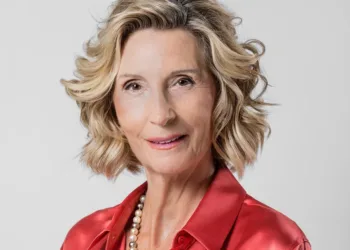 María José Llorens Esplugues será la Honorable Clavariesa de las fiestas vicentinas 2025