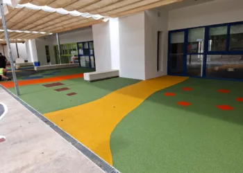 Torrent actúa en 13 centros escolares durante las vacaciones de verano