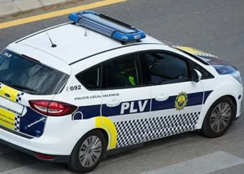 La Policia Local de Valencia detiene a dos personas que llevaban droga y 7 IPhone robados 4 POLICÍA LOCAL