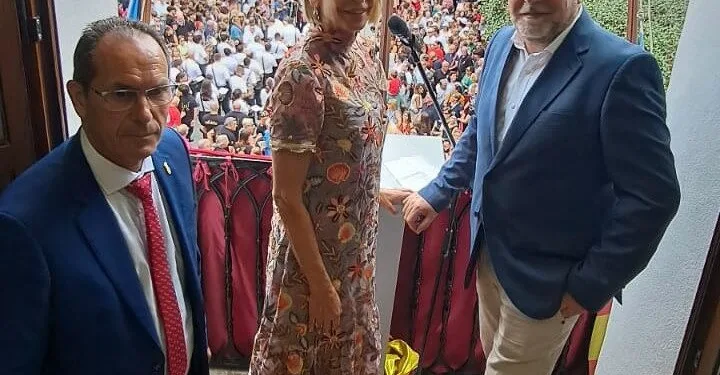 Villena inaugura sus fiestas patronales de Moros y Cristianos con el pregón de Virtudes López