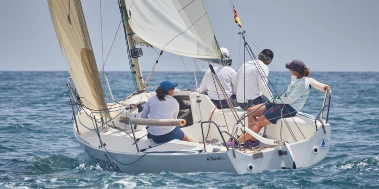 La Federación de Vela y la de Deportes Adaptados pone en marcha el proyecto Navega 2h de Vela Adaptada 1 vela