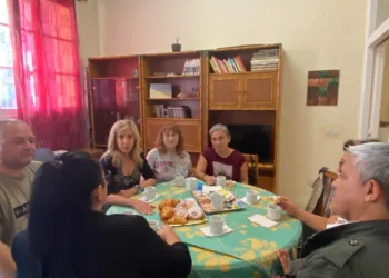 Dos viviendas municipales acogen en los últimos 11 años a un centenar de personas sin hogar