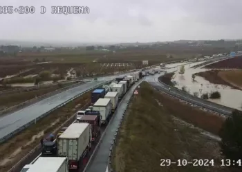 Cortada la A3 por balsas de agua