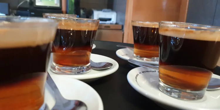 Carajillo, carajillet o cremaet: Historia y ritual del café con licor más famoso de la Comunidad Valenciana 1 Carajillo, carajillet o cremaet: Historia y ritual del café con licor más famoso de la Comunidad Valenciana