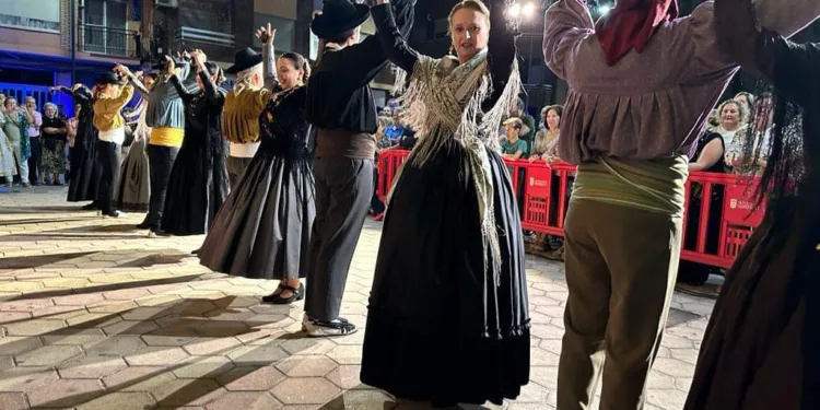 Esta tarde del 8 de Octubre la tradición del Ball de la Xàquera vuelve a Torrent