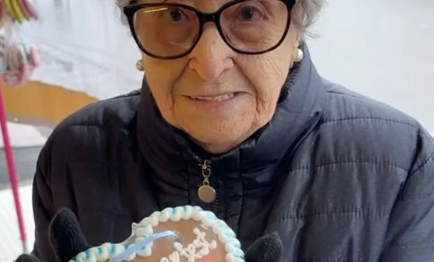 La Fundación "Adopta Un Abuelo" consigue que Nina de 91 años cumpla su sueño celebrando el Oktoberfest 1 La Fundación «Adopta Un Abuelo» consigue que Nina de 91 años cumpla su sueño celebrando el Oktoberfest