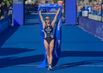 Cassandre Beaugrand nueva reina del Triatlón Mundial, Miriam Casillas consigue un histórico 5º puesto
