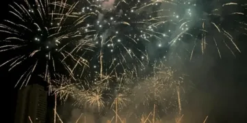 La Generalitat anula los drones y Catalá adelanta el castillo de fuegos artificiales