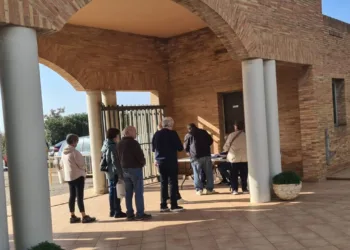 Cementerios municipales cerrados y parroquiales abiertos según zonas en Valencia tras la DANA
