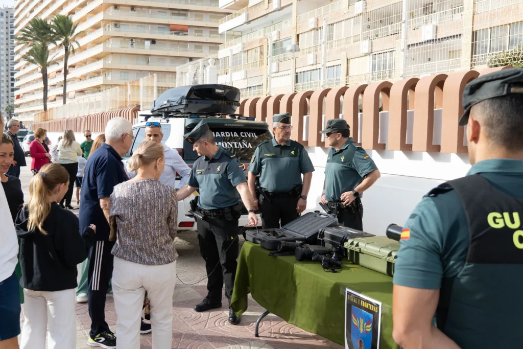 La Guardia Civil celebró el Día de su patrona en Cullera con miles de asistentes 20 DSC04584