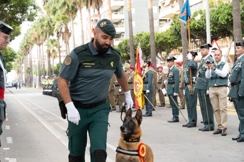La Guardia Civil celebró el Día de su patrona en Cullera con miles de asistentes 5 DSC04870