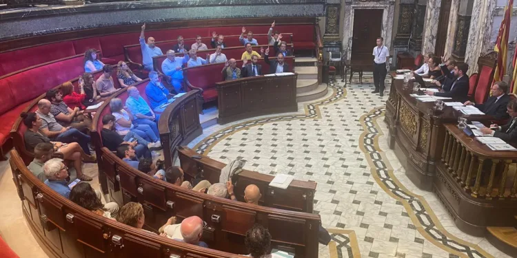 El Ayuntamiento de Manises vota en contra de la subida del 23% de la tasa Tamer de la EMTRE