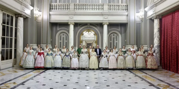 A pocas horas de la llamada de la Alcaldesa de Valencia. ¿ Quienes serán las nuevas Falleras Mayores? 1 A pocas horas de la llamada de la Alcaldesa de Valencia. ¿ Quienes serán las nuevas Falleras Mayores?