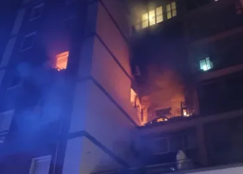 Un incendio esta madrugada desaloja un edificio en la Av de Francia