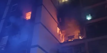 Un incendio esta madrugada desaloja un edificio en la Av de Francia